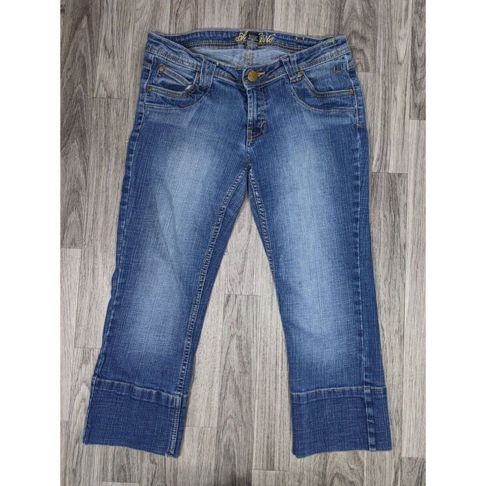 Southpole Juniors Size 7 Pockets Embroidered Denim Blue Jeans Capris